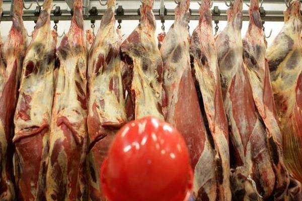'Hot-bedding' and bogus work practices taking place in meat plants, union claims