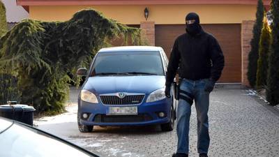 Slovak police detain Italians in hunt for journalist's killer