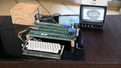 Vintage Apple 1 computer sells for $905,000 at auction