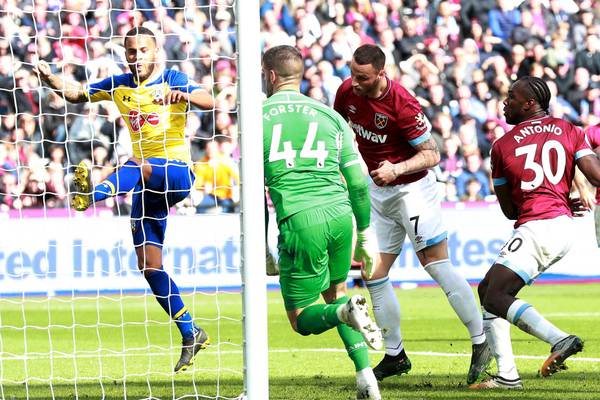 Arnautovic double sets up West Ham win over Southampton