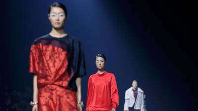 Paris Fashion Week: sunny weather  for a wintery  show