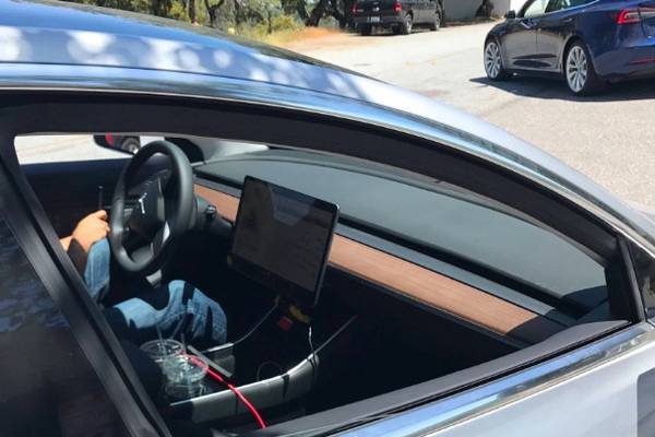 Tesla’s Model 3 will be instrument-free