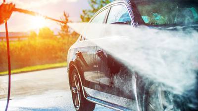 Waterless car washes? Maybe just let your car stay dirty