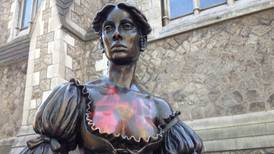 Molly Malone statue defaced week after unveiling
