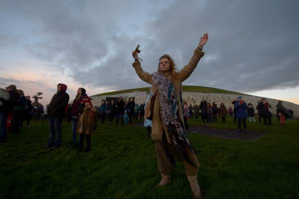 Newgrange revelations do not deter solstice-watchers