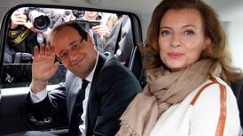 French president Hollande announces split from first lady