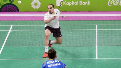 Scott Evans eases into badminton last eight in Baku
