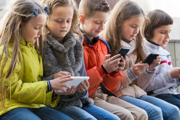 Child smartphone addiction growing, says German drug agency