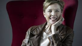 Annette Bening on Trump : 'We have to have dignity even if some of our leaders don't'