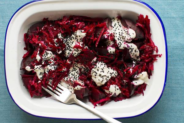 Oven-baked beets with garlic, yoghurt and onion seeds