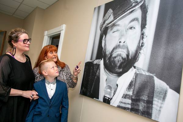 Family of Brendan Grace unveil photo of him on airport wall of fame