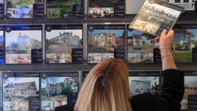 UK annual house price growth falls in February