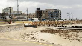 Lifeguards may get power to seize alcohol on beaches