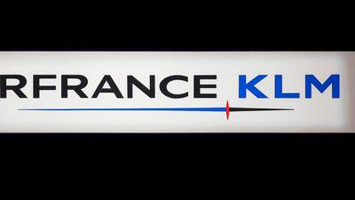 Air France-KLM expects to burn through €400m in cash a month