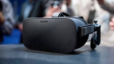 Oculus unveils consumer Rift headset, new controllers