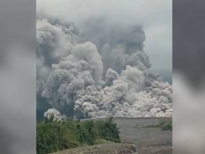 Hundreds evacuated after Indonesia’s Semeru volcano erupts