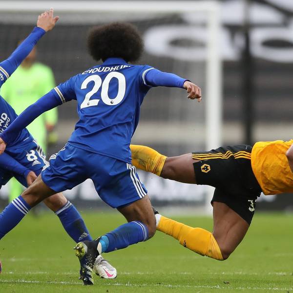 Leicester lose more ground with draw at Wolves
