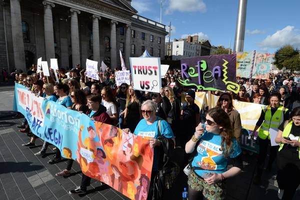 Thousands attend Dublin abortion rights protest