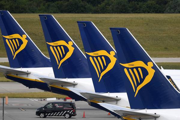 Ryanair pilots accept 20% pay cut, airline says