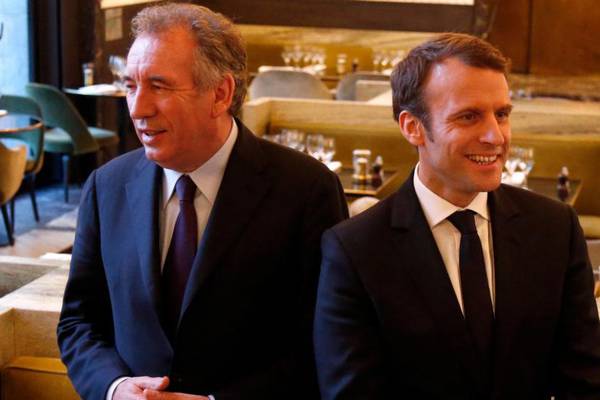 Poll has Macron beating Le Pen in presidential run-off
