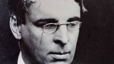 WB Yeats’s signature glasses sell for €10,000 at auction