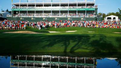 United States hold narrow lead in Presidents Cup