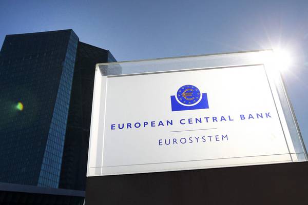 ECB sticks to plan for gradual tightening of monetary policy