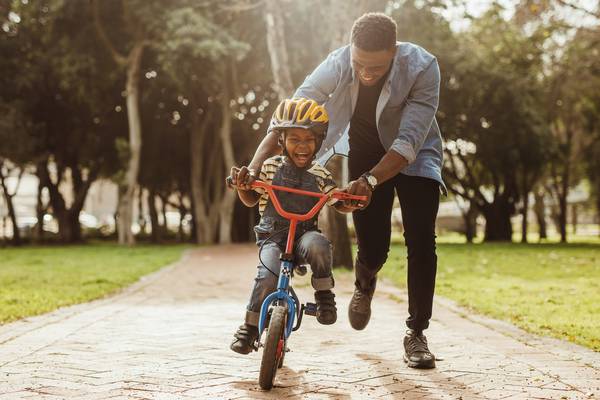 Positive outcomes for children who have good relationship with father, study finds