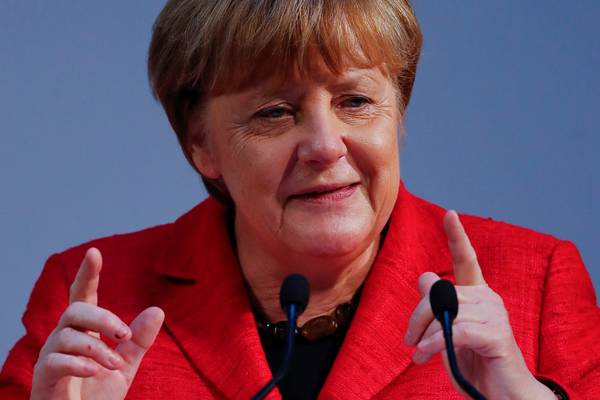 French reform backlog hangs over Merkel and Macron meeting