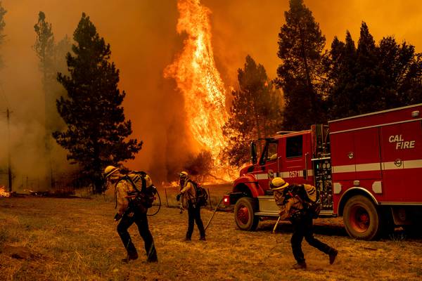 Thousands evacuated over wildfire near Yosemite National Park