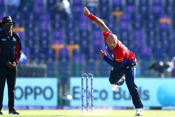 Mills shines as England continue fast start against Bangladesh