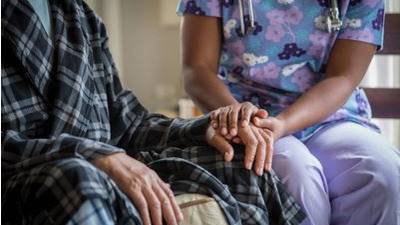 Nursing home residents were being  wakened by 6am - Hiqa
