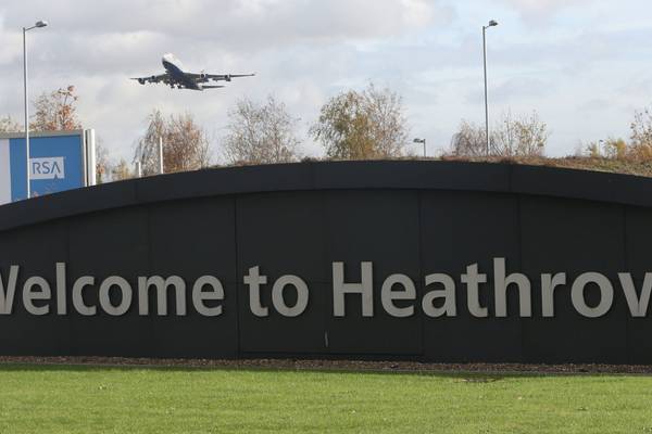 Flights resume at Heathrow airport after suspected drone sighting