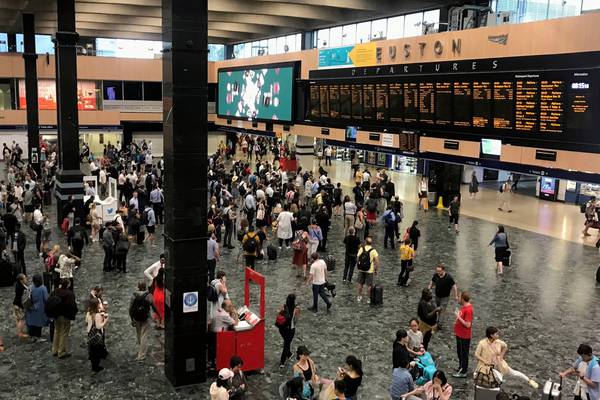 Air passengers face delays after record temperatures in UK