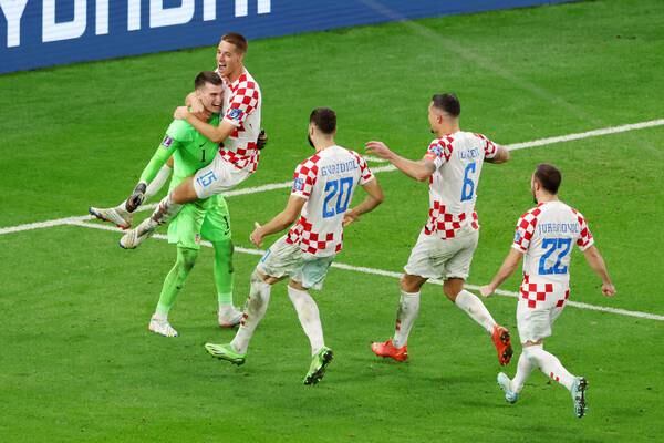 Croatia goalkeeper Dominic Kivakovic the penalty shoot-out hero to secure quarter-final spot 