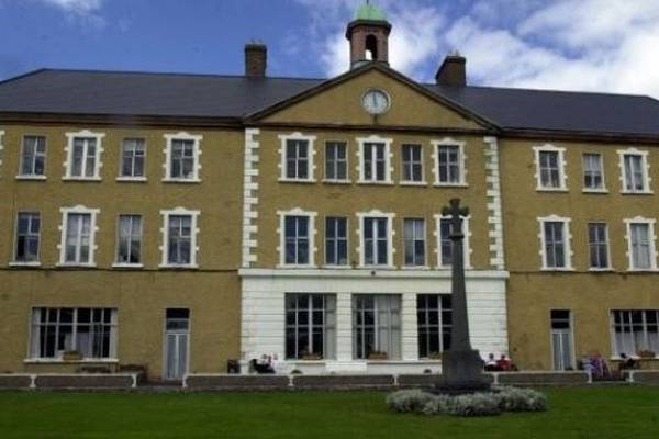 Covid-19: Relative of nursing home resident who died calls for State inquiry