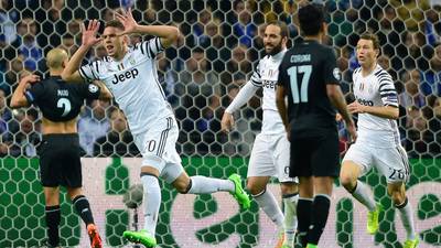 Juventus take full advantage of sending off against Porto