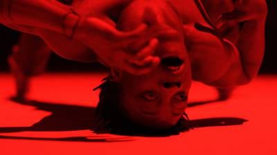 Òwe review: In this dance solo, Mufutau Yusuf shows that identity is in the bone and marrow
