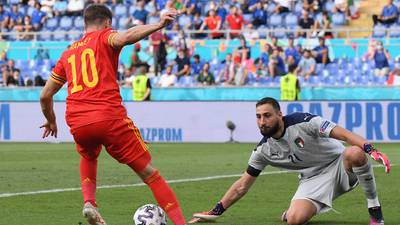 Italy’s Donnarumma ignores whistles to close in on clean-sheet record