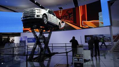 US carmakers take two routes to Detroit motor show