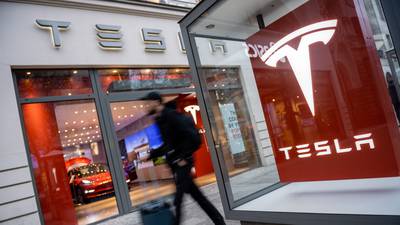 Tesla sell-off worsens in wake of Musk’s store closures