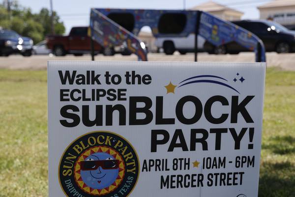 Solar eclipse frenzy grips America as stargazers set out to heartland for glimpse of rare phenomenon