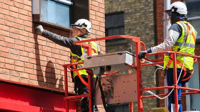 Construction workers vote for industrial action over 2.7% pay increase