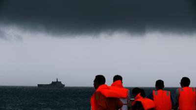 Bad weather frustrates AirAsia search divers