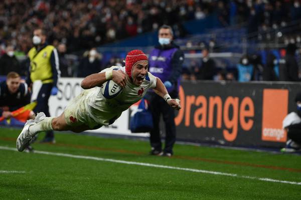 Villiere lights it up as France open with bonus point win over resilient Italy