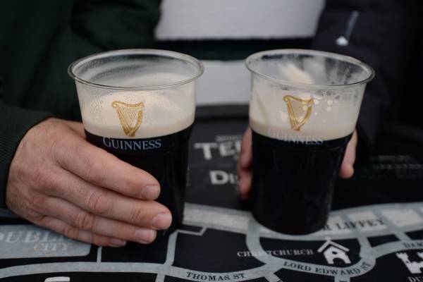 Keeping pubs closed at Christmas will mean more ‘shebeens’, TD says