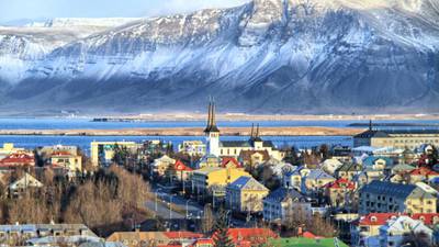 Iceland to end capital controls