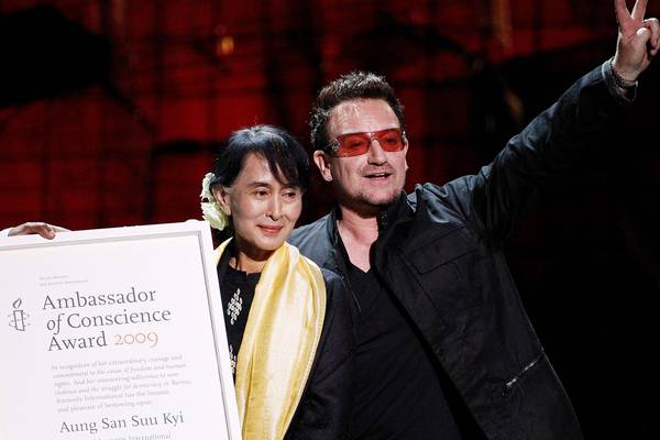 U2 urge council to revoke Freedom of Dublin from Suu Kyi