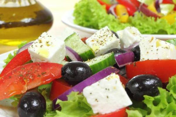 Dementia: Mediterranean diet may lower risk by a quarter, study suggests
