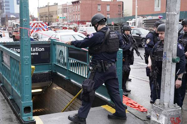 Manhunt for New York subway gunman centres on man who rented U-Haul van